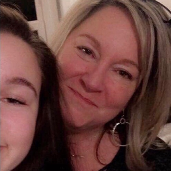 Meet your Posher, Christine - Picture 1 of 1